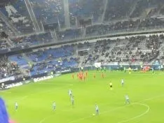 Los jugadores rojillos celebran el gol.