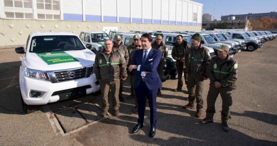 Fomento y Medio Ambiente entrega 53 vehículos todoterreno de los 538 previstos para modernizar la guardería forestal