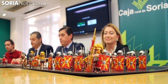 Una legión romana de clicks ante Jiménez, Martínez, Santamaría y Cruz (al fondo). /SN)