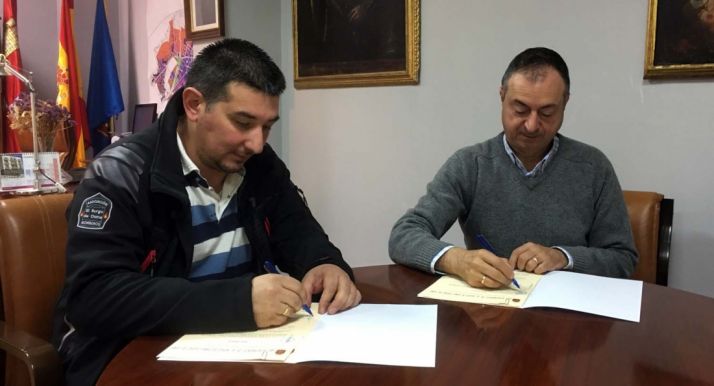 El Burgo renueva su compromiso con los bomberos