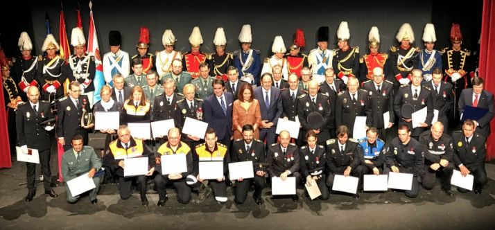 Foto de familia de los galardonados en CyL este martes. /Jta.