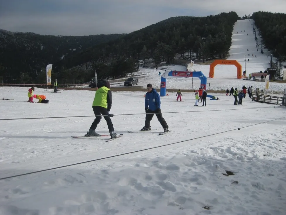 La nieve ha hecho disfrutar a grandes y pequeños