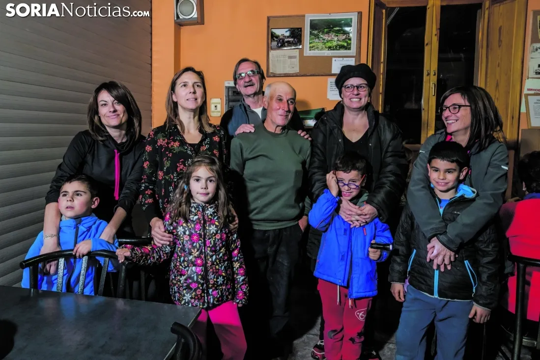 Grandes y pequeños comparten las tardes entre juegos adaptados a su edad.