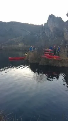 El Celtykayak coloca el belén en el peñón. Juan Carlos García. 