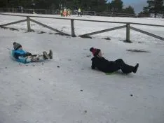 La nieve ha hecho disfrutar a grandes y pequeños