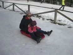 La nieve ha hecho disfrutar a grandes y pequeños