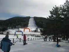 La nieve ha hecho disfrutar a grandes y pequeños