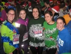 Algunos de los disfraces que se han podido ver en la Carrera Popular de Navidad Puente del Canto.