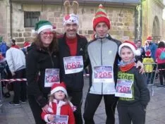 Algunos de los disfraces que se han podido ver en la Carrera Popular de Navidad Puente del Canto.