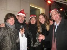 Familias y amigos despiden el 2017 en la tradicional Champanada