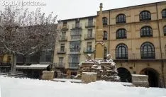 Imagen de la fuente de los leones en la plaza Mayor de la capital. /SN