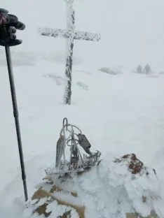 Foto 6 - Centellada y mucho hielo en el ascenso a la colocaci&oacute;n del Bel&eacute;n en Urbi&oacute;n