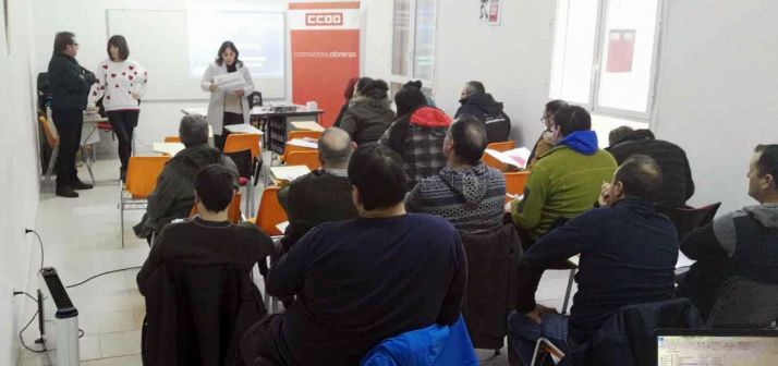 Una imagen de la jornada en la sede del sindical en la localidad. 