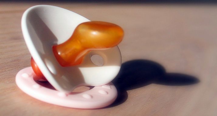 Patronal y sindicatos no creen en el ‘cheque bebé’ para frenar la despoblación