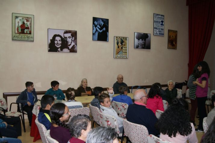 Jornada de convivencia entre Las Pedrizas y el Centro de Alzheimer de Soria .