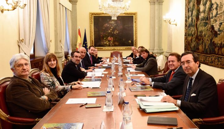 Imagen de la reunión este viernes en la sede del Ministerio de Educación y Cultura. /G de E