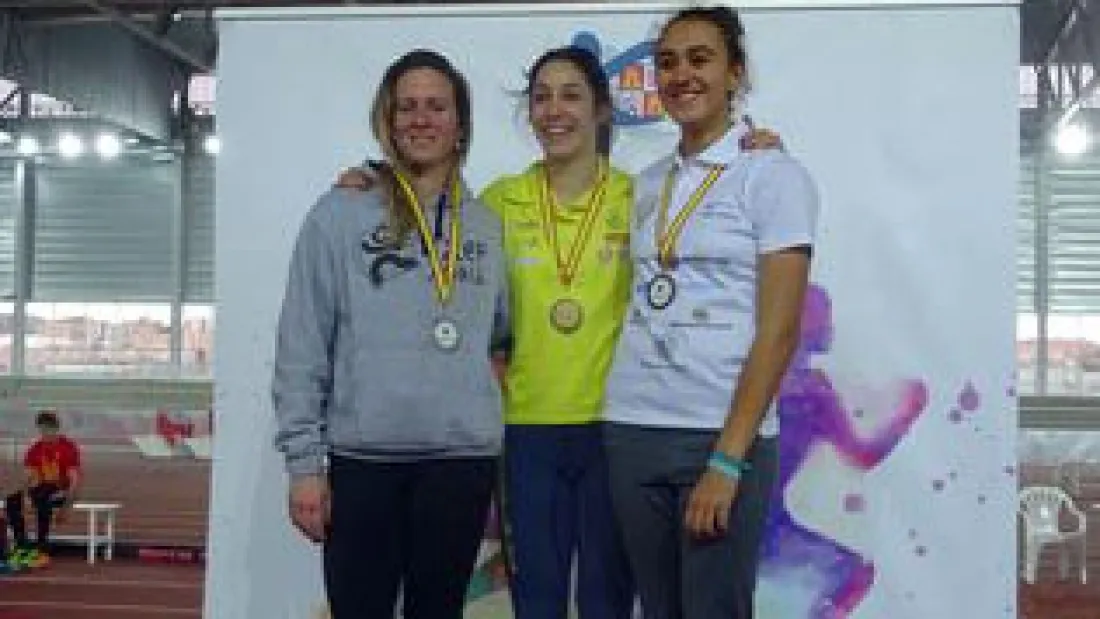 Foto 2 - Primeras medallas auton&oacute;micas de la temporada en pista cubierta para el CAEP