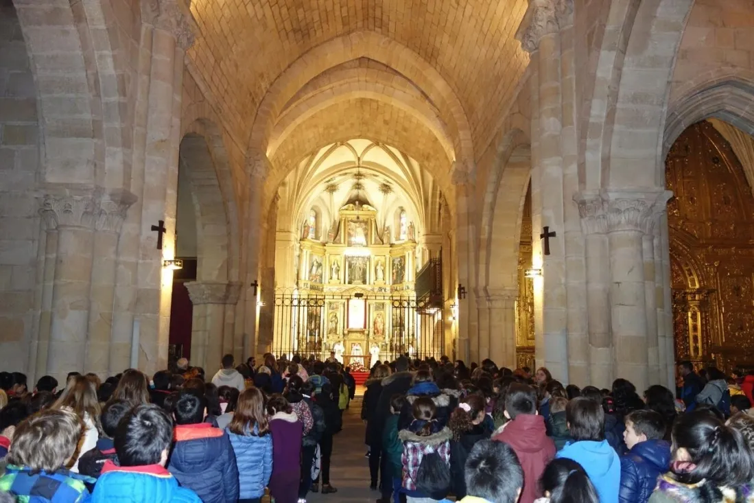 Foto 10 - 400 ni&ntilde;os claman por la paz en Soria