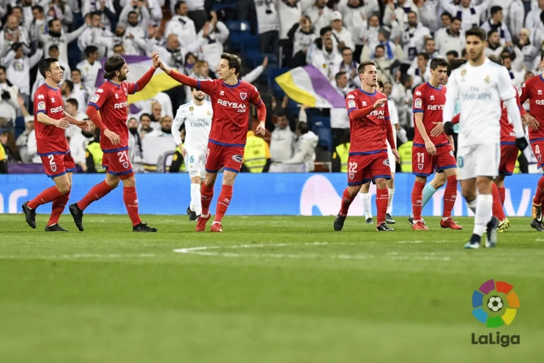 Los jugadores rojillos celebran el primer gol. LFP