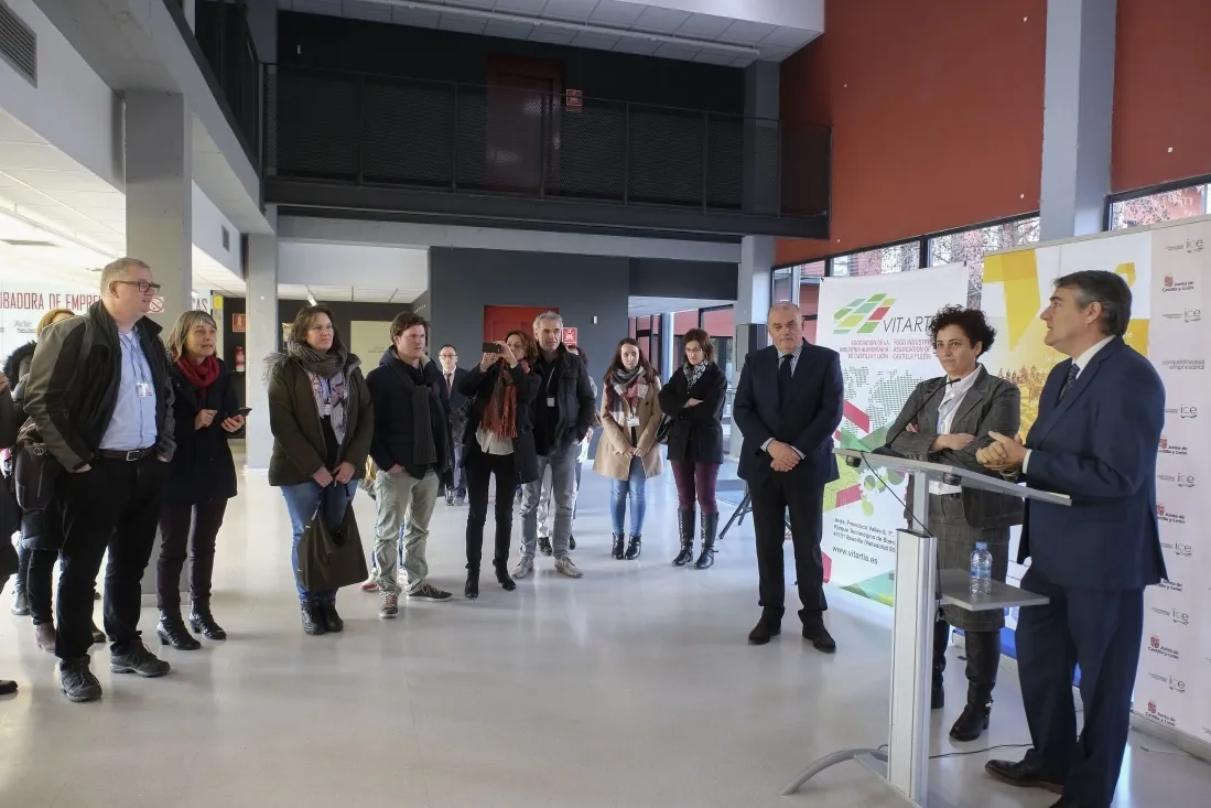 Foto 7 - La Junta muestra el potencial innovador de la Incubadora de Empresas Biotecnol&oacute;gicas a sus socios europeos