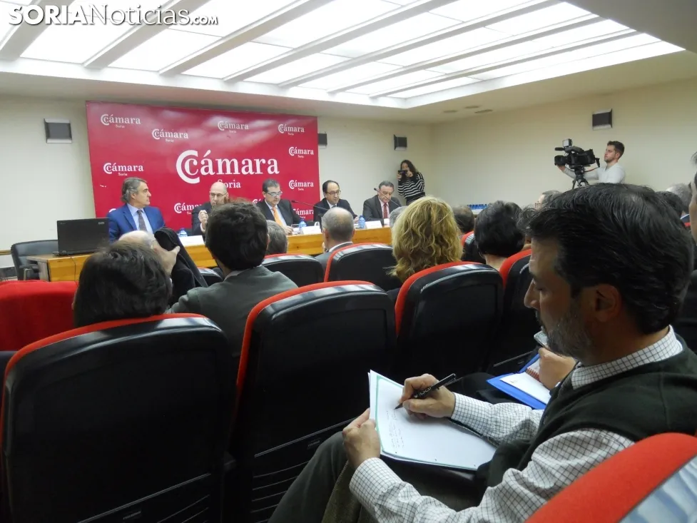 Una imagen de la jornada este jueves en la Cámara. /SN