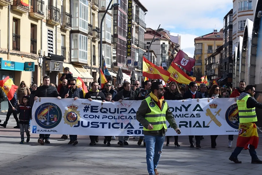 Foto 7 - Setecientas personas reclaman en Soria la equiparaci&oacute;n salarial de polic&iacute;as y guardias civiles