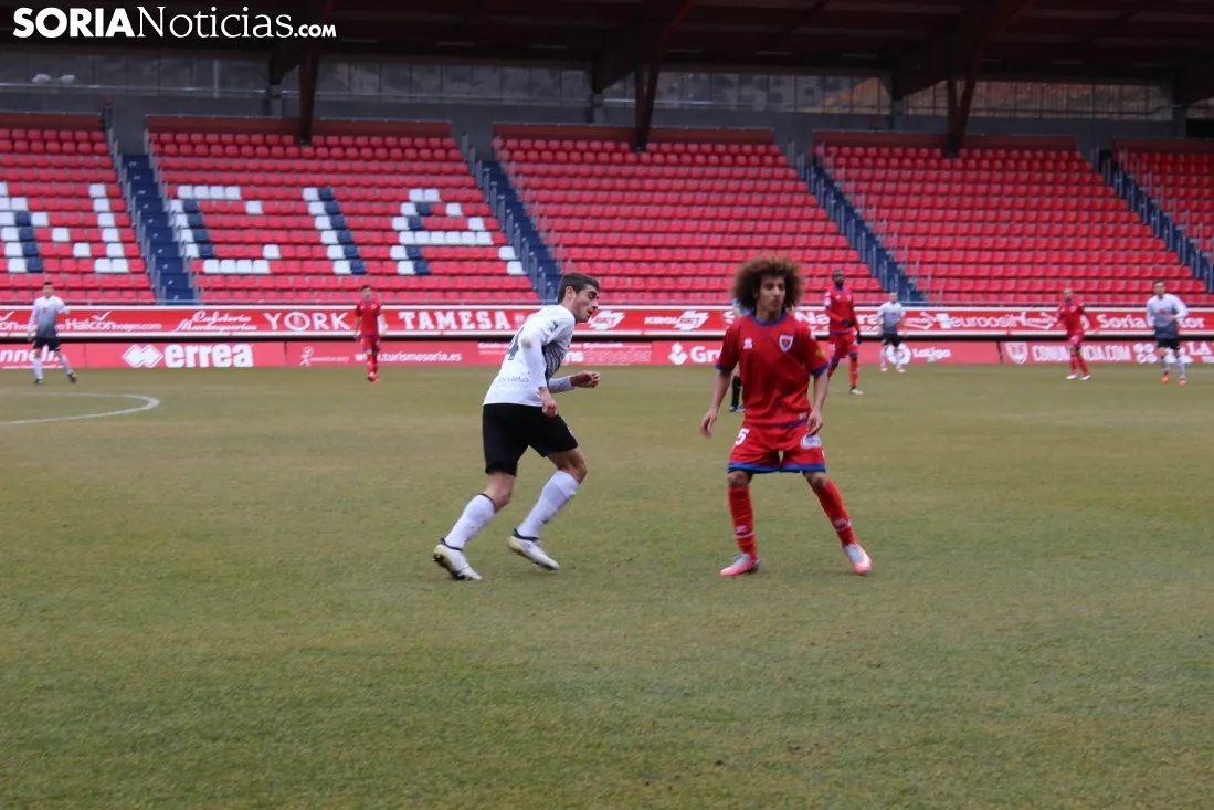 Numancia-Burgos CF en Los Pajaritos. Bernat Díez 