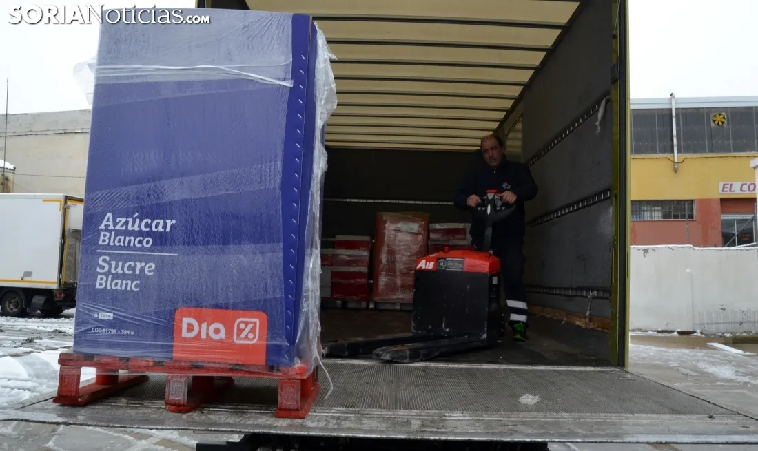 Foto 2 - 2.000 kilos de solidaridad soriana para los campamentos del S&aacute;hara