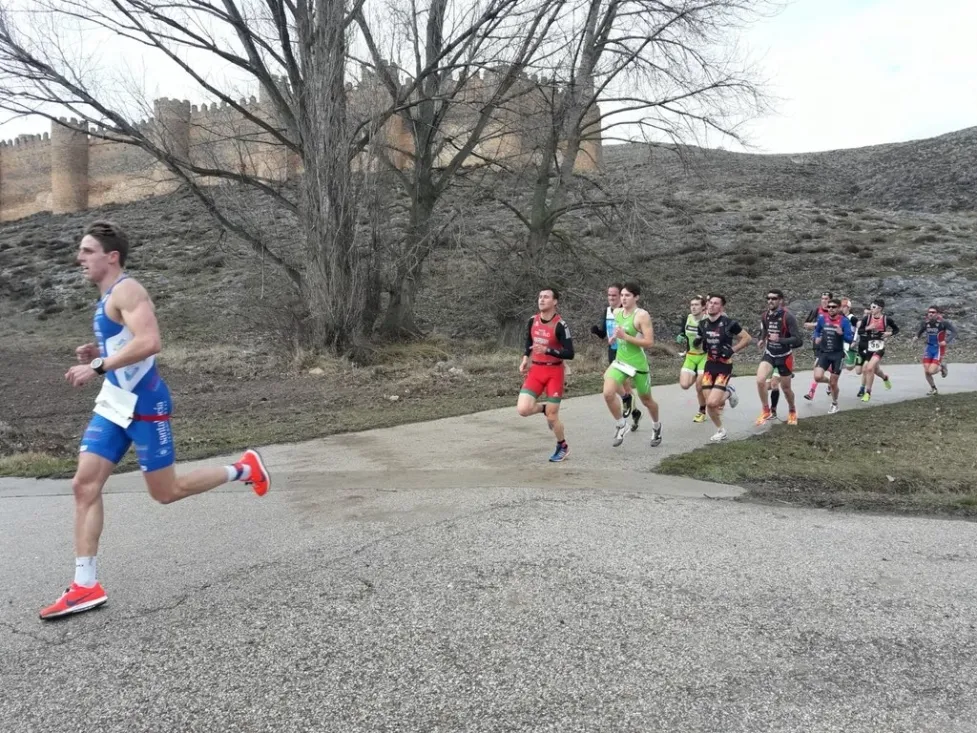 Imágenes de la competición de duatlón de Berlanga. /FedeTriatlonCyl