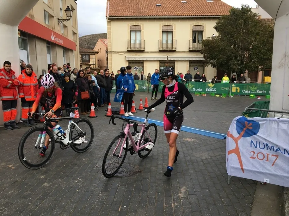 Imágenes de la competición de duatlón de Berlanga. /FedeTriatlonCyl