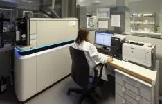 Foto 3 - La Junta muestra el potencial innovador de la Incubadora de Empresas Biotecnol&oacute;gicas a sus socios europeos