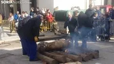 Matanza del cerdo al aire libre en San Leonardo