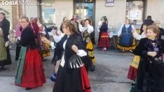Matanza del cerdo al aire libre en San Leonardo
