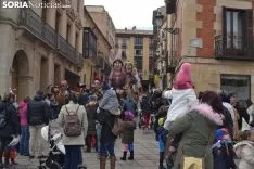 Desfile de Cabezudos en el Viernes de Carnaval soriano.