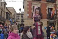 Desfile de Cabezudos en el Viernes de Carnaval soriano.