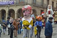 Desfile de Cabezudos en el Viernes de Carnaval soriano.