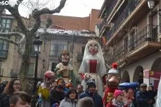 Desfile de Cabezudos en el Viernes de Carnaval soriano.