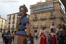 Desfile de Cabezudos en el Viernes de Carnaval soriano.