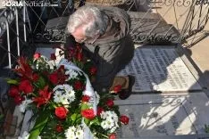 Homenaje a Antonio Machado y Odón Alonso en el Cementerio de Soria.