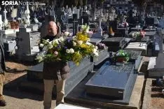 Homenaje a Antonio Machado y Odón Alonso en el Cementerio de Soria.