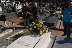 Homenaje a Antonio Machado y Odón Alonso en el Cementerio de Soria.