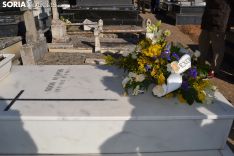 Homenaje a Antonio Machado y Odón Alonso en el Cementerio de Soria.
