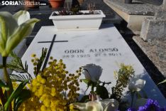 Homenaje a Antonio Machado y Odón Alonso en el Cementerio de Soria.