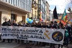 Foto 21 - Setecientas personas reclaman en Soria la equiparaci&oacute;n salarial de polic&iacute;as y guardias civiles