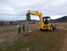trabajos comunitarios en Hinojosa de la Sierra.
