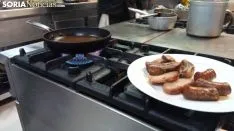 El restaurante Santo Domingo II ya ofreció el miércoles varios menús de Jueves Lardero. SN