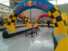 Los más pequeños queman energías en el Salón Infantil de Carnaval.