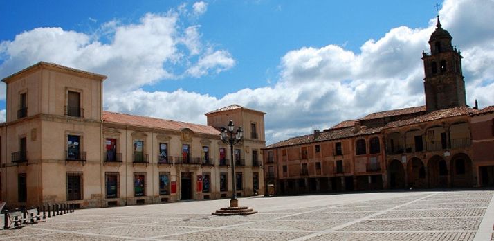 Imagen de la plaza Mayor de Medinaceli.