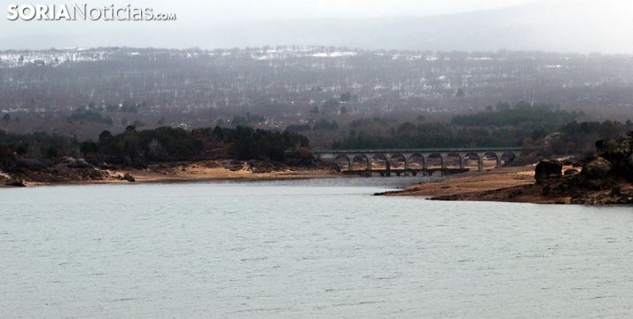 Una imagen invernal del embalse este año. /Sara Roncal