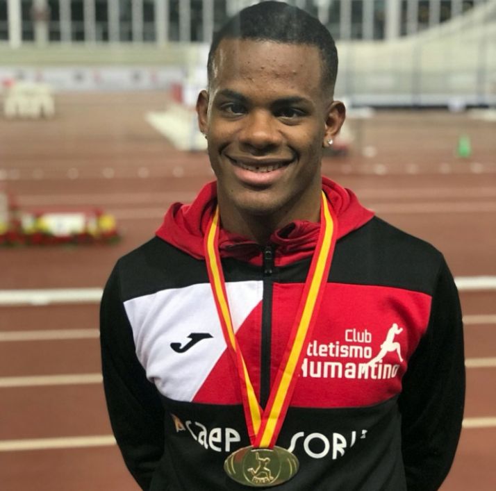 Pineda, con su medalla de oro./CAEP